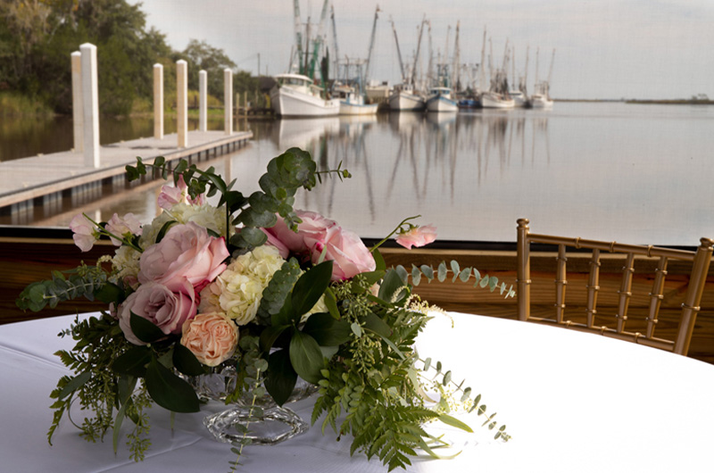 Oaks On The River Luxury Boutique Resort Crafts Memories For Every Moment Floral Centerpiece Copy