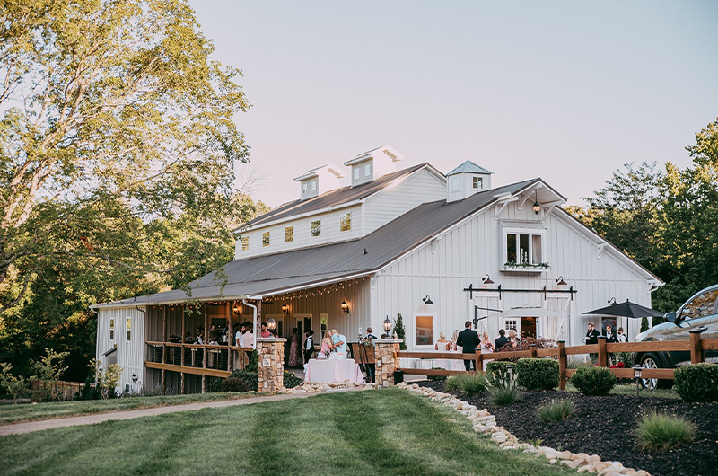 10 Eye Catching Wedding Venues In The Southeast Ramble Creek Vineyard Events Copy
