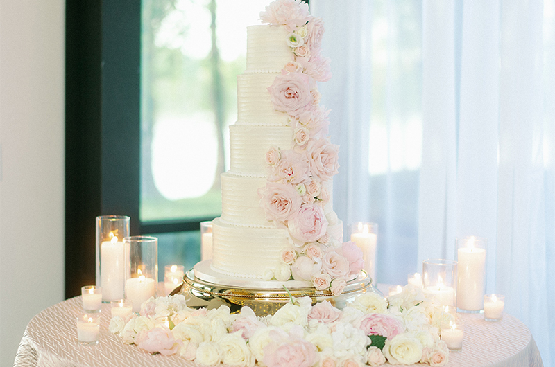 Molly Rooney And Killian Woodward Luxury Waterfront Wedding In Tennessee Cake 1