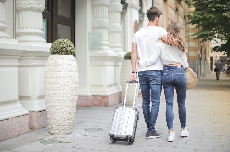 Honeymoon or New Home? – How to Get the Best of Both Worlds