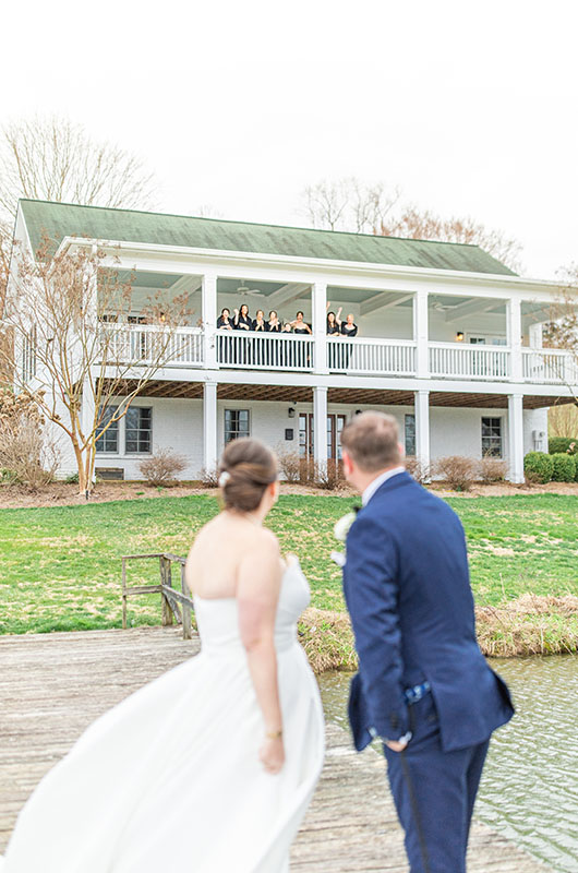 Caroline Blake And Jeffrey Byrnes Beautiful Lakeside Retreat Wedding Sneak Peak