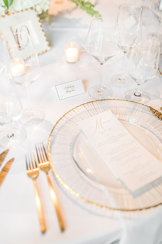 Caroline Blake And Jeffrey Byrnes Beautiful Lakeside Retreat Wedding Table Setting Caroline Blake And Jeffrey Byrnes Beautiful Lakeside Retreat Wedding Table Setting