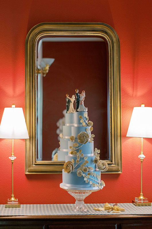 Stunning Southern Charm Texas Wedding Cake