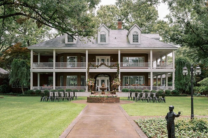 A Stunning Styled Texas Wedding filled with Southern Charm