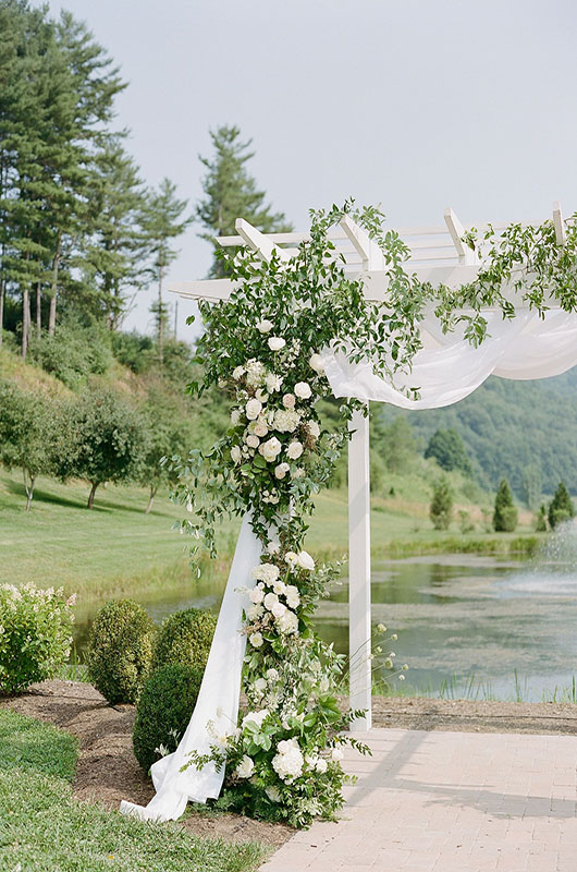 Aspen Domske And Edward Knuckley Marry At The Barn On New River Venue