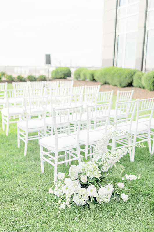 Kelli Mencke And Nicholas Janysek Wed On Lake Erie Ceremony Venue