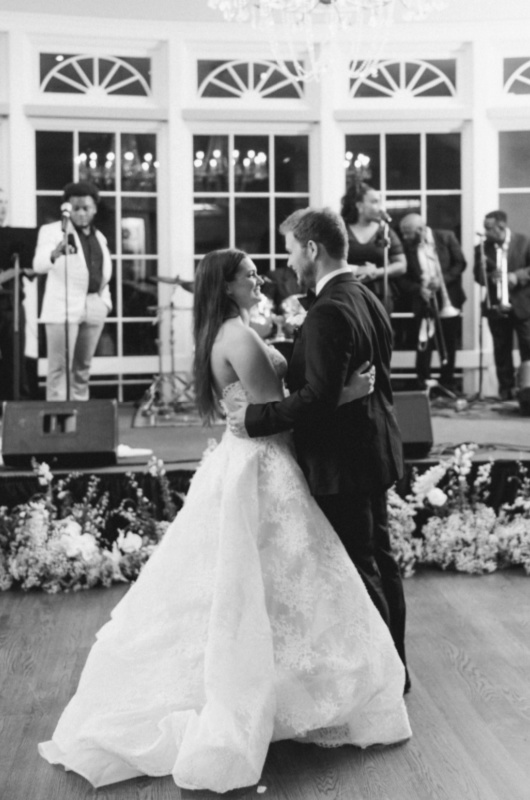 Lauren Kinchen John Luke Charlet firstdance