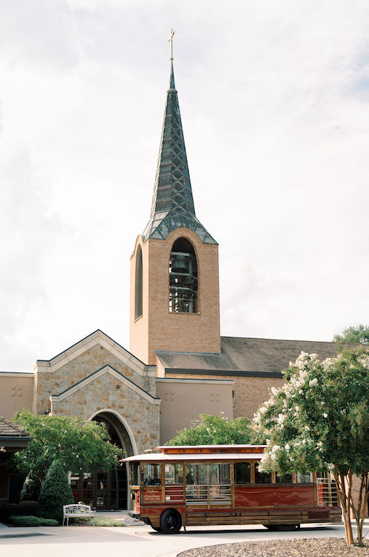 Lindsay and Camden Marry in an Elegant North Carolina Summer Wedding Ceremony Venue