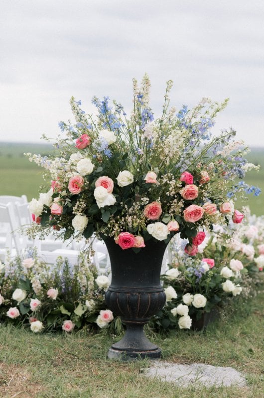 Alex Drummond and Mauricio Scotts Lavish Oklahoma Ranch Wedding Music alex drummond and mauricio scott marry at the drummond ranch in oklahoma flowers