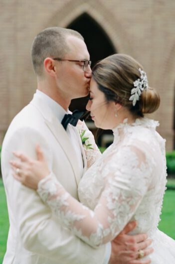 Elizabeth Smith and Christopher Newtons Beautiful Wedding in Houston Texas Kiss