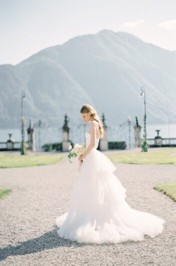 Sola Cabiati Styled Wedding Shoot In Lake Como Italy Bride Bouquet