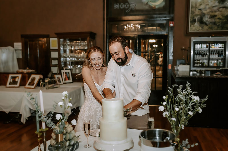 Staesha Gentry and Andrew Buhler Marry at Thorncrown Chapel in Arkansas Cake