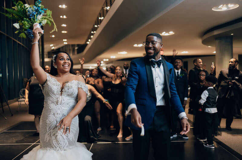 LaJoy Teko Bouquet Toss