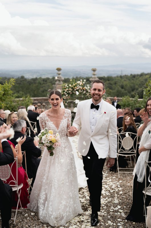 Justin Warshaw and Kelsey Turchi Marry in Italy Flowers Justin Warshaw and Kelsey Turchi Marry in Italy Aisle
