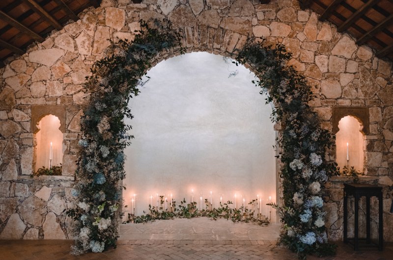 Alexandra and John Marry in Texas Arch