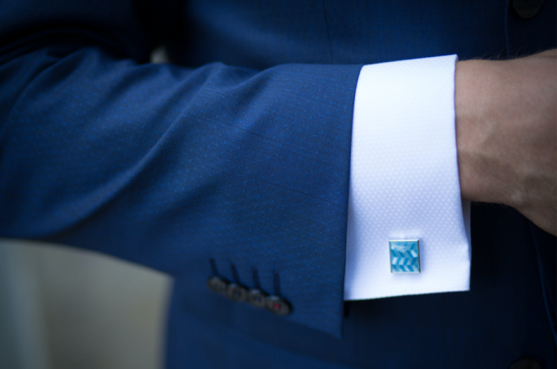 Ten Essential Fashion Tips For The Groom And Groomsmen cuffs