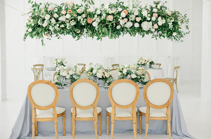 a_blooming_blue_spring_wedding_in_augusta_ga_estate_table