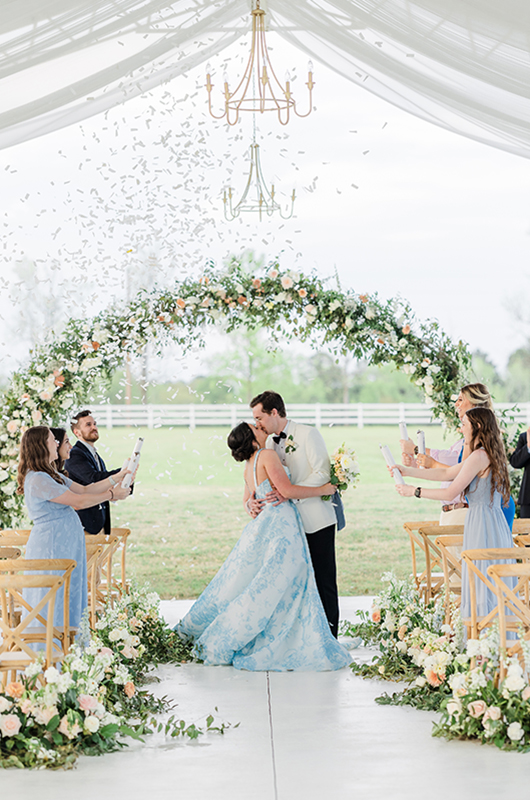 a_blooming_blue_spring_wedding_in_augusta_ga_kiss