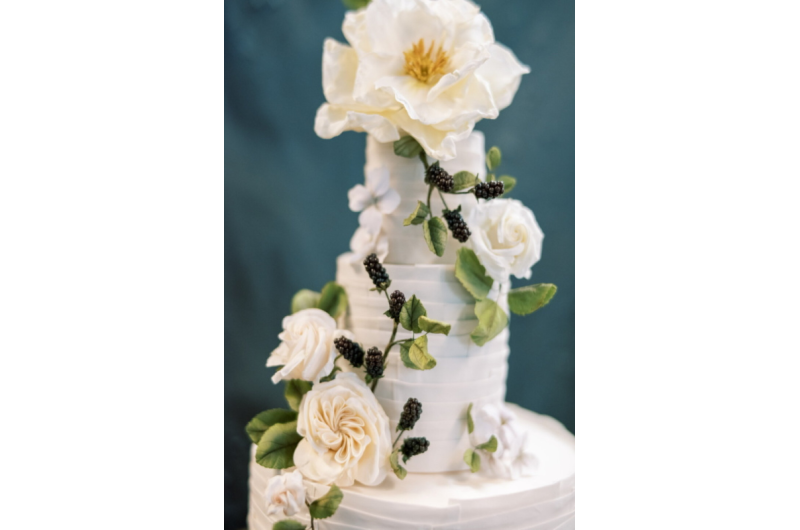 Four Wedding Cake Trends fruit and flowers