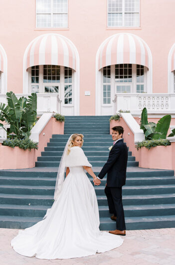 Plotz Signorin Wedding couple on stairs