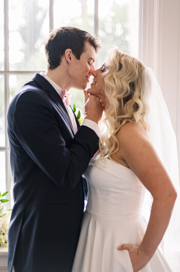 Plotz Signorin Wedding eskimo kiss Plotz Signorin Wedding eskimo kiss
