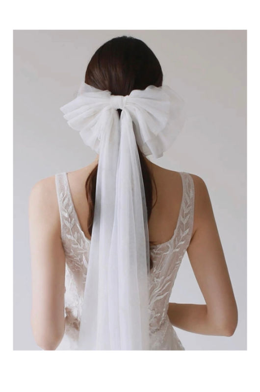 Bridal Trends For The Fall bow veil