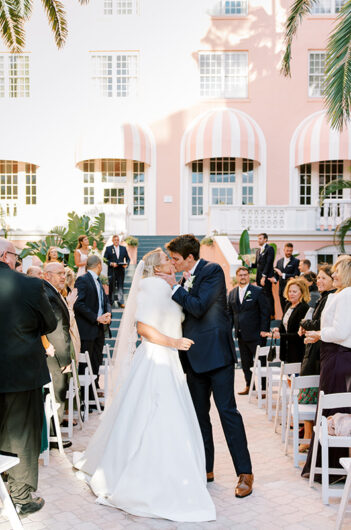 Plotz Signorin Wedding kiss