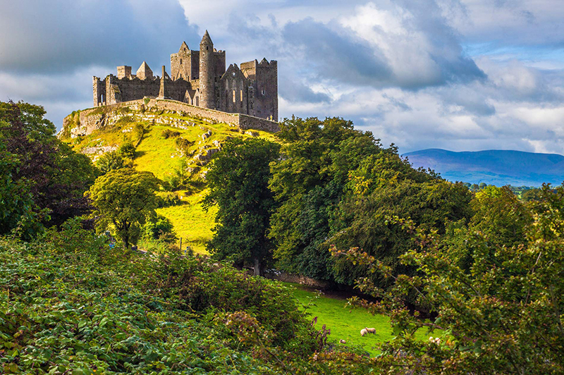 IRELAND castle