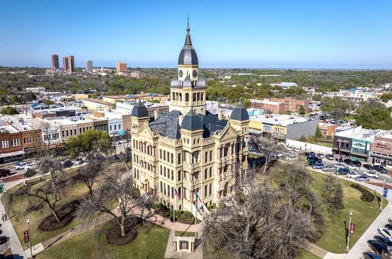 Rachel Bradshaw and Chase Lybbert Marry in Texas Wedding Venue