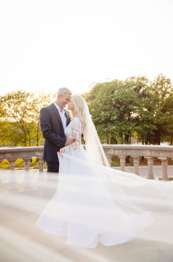 Rachel Bradshaw and Chase Lybbert Marry in Texas dress