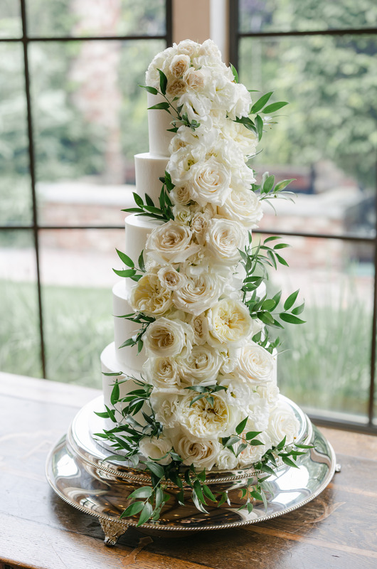 Elizabeth Owens and Stephen Southard Marry in Kentucky Cake