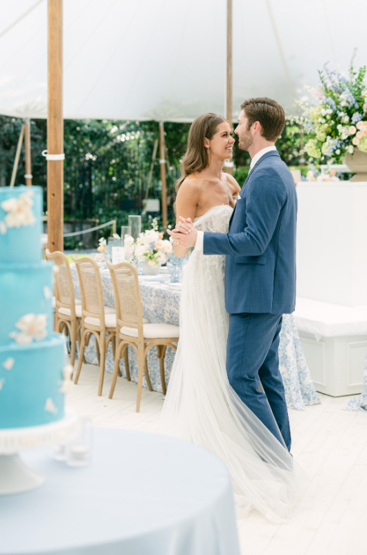 Styled Shoots By Southern Bride The Gibbs Museum Charleston South Carolina couple dancing