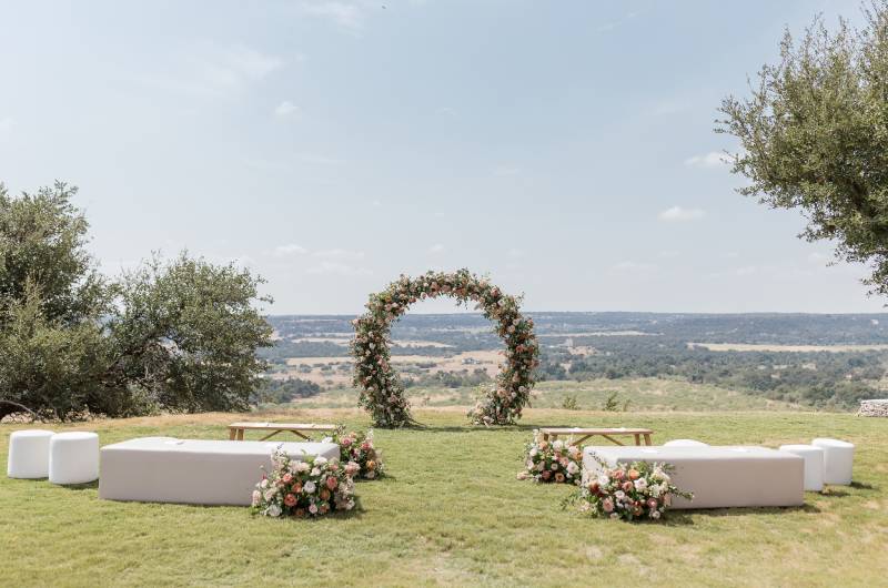 Contigo Ranch Lasting Impressions Award The Styled Challenge Fredericksburg TX Floral Arch