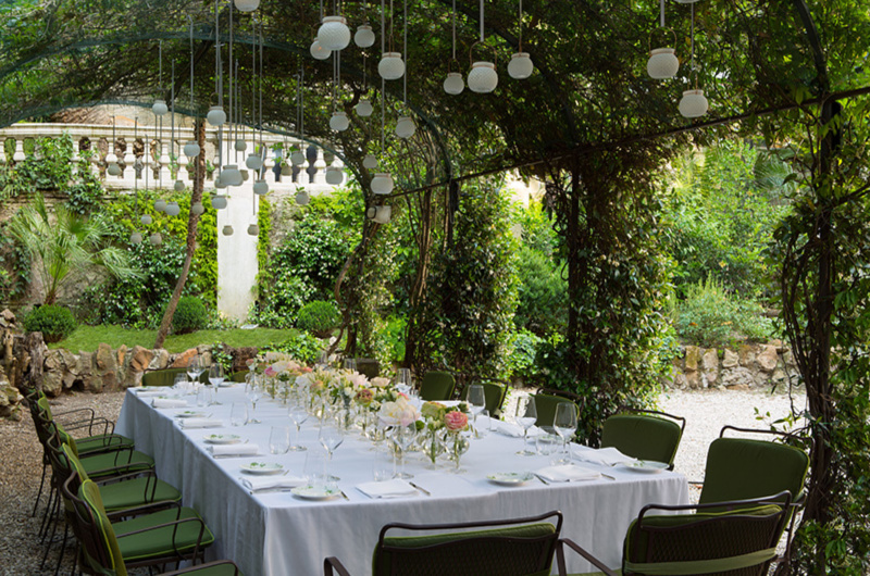 A Secret Garden Lures Even the Locals Hotel De Russie Rome Italy outdoor dining