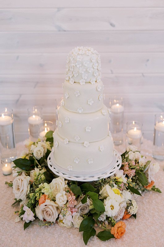 Abigail Magdziarz And Jason Best tiered wedding cake