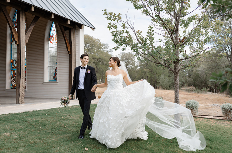 La Bonne Vie Ranch Trendsetter The Styled Challenge Fredericksburg TX couple walking