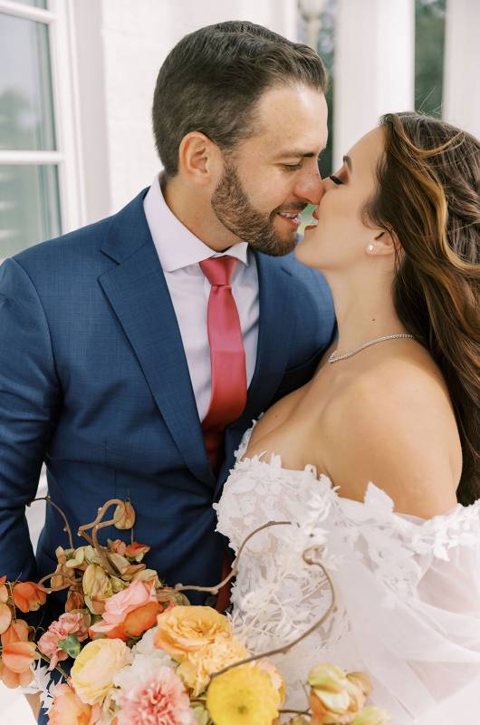 Styled Shoot Peaches Dreams Tarpon Springs Florida Kiss