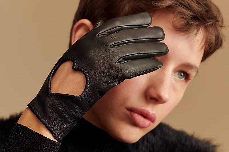 Spectacular Valentine's Day Gifts Noir Heart Gloves