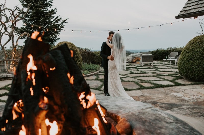 Kaitlyn And Jason Bete dancing