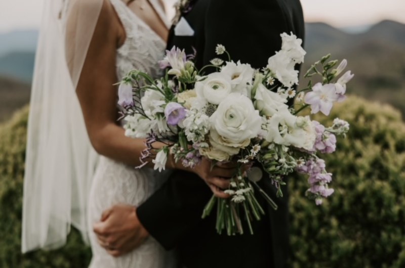 Kaitlyn Shaker And Jason Bete bridal bouquet