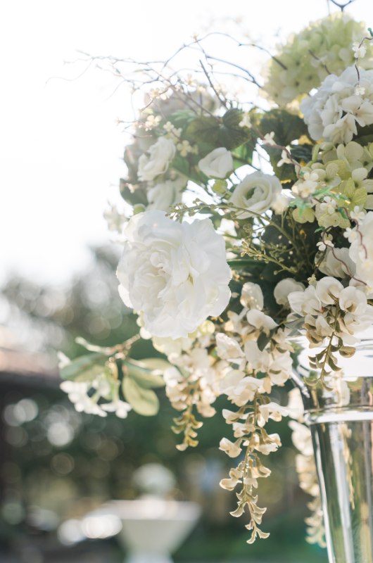 Mary Lane And Jackson Story white roses