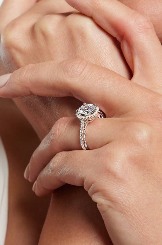 With Clarity Choosing the Perfect Diamond for Your Engagement Ring Rose Gold