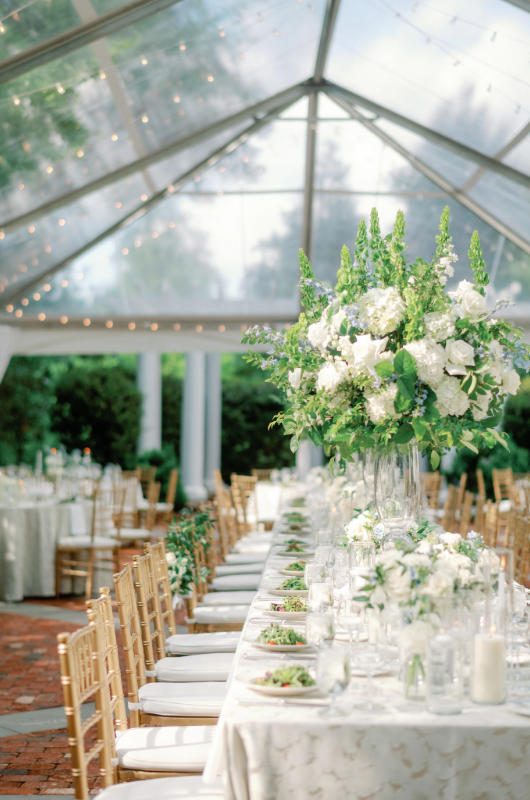 giselle palladino and jamie huzu real wedding venue flowers and dining table