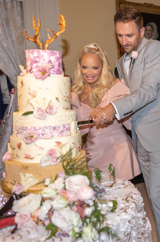 Kristin Chenoweth & Josh Bryant Cutting Cake