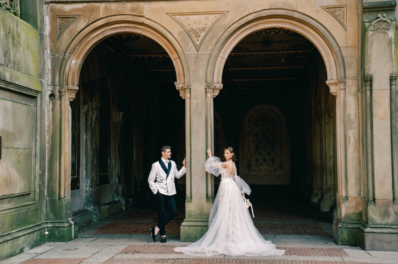 new york styled shoot couple facing column