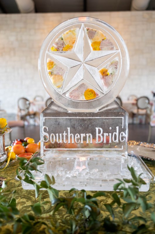 Hill Country Pavilion and Lawn Styled Challenge ice sculpture