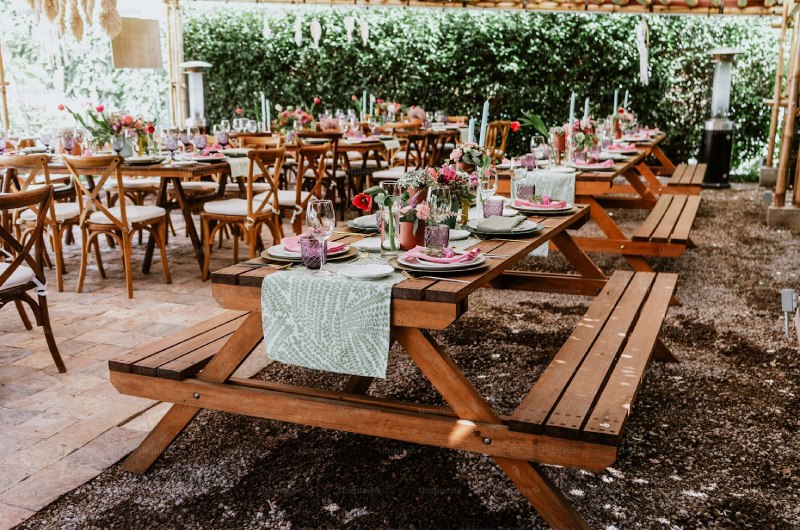 How To Transform Your Backyard Into A Stunning Wedding Venue Tips picnic tables