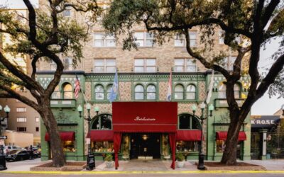 Southern Glamour And Hospitality – The Parlor, New Orleans, Louisiana