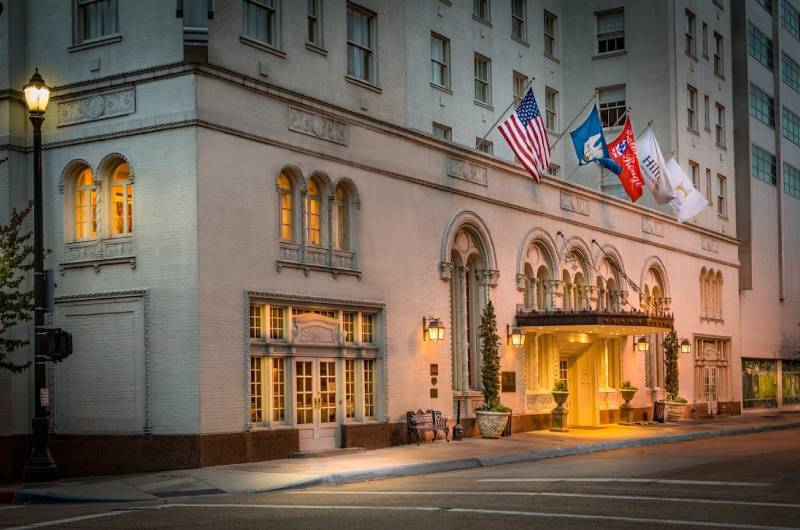 The Picturesque Hilton Baton Rouge Capitol Center Outdoors