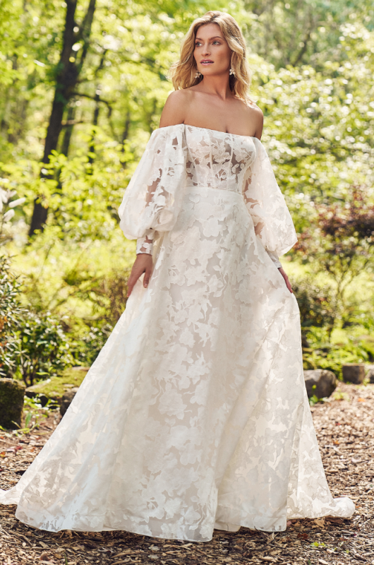 fall bridal fashion lace sleeves